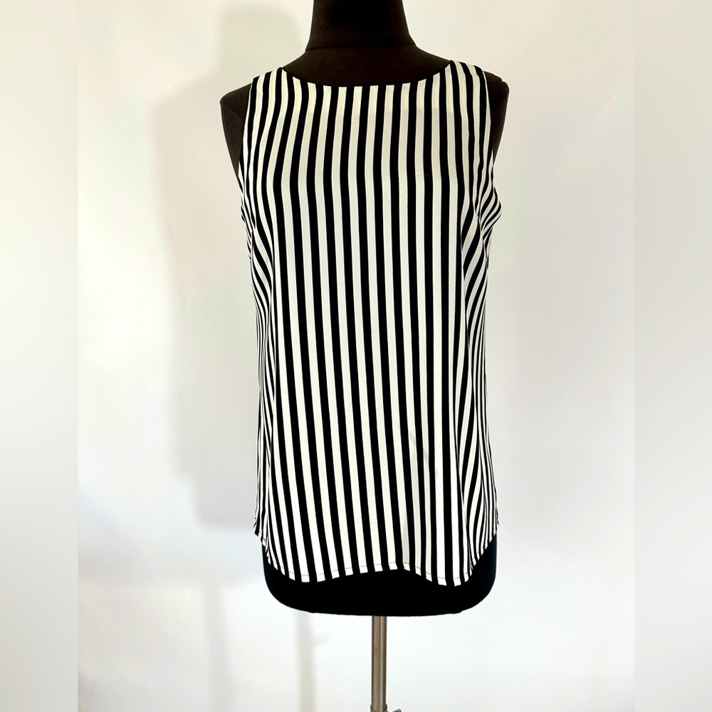 Banana Republic sleeveless top, Silk